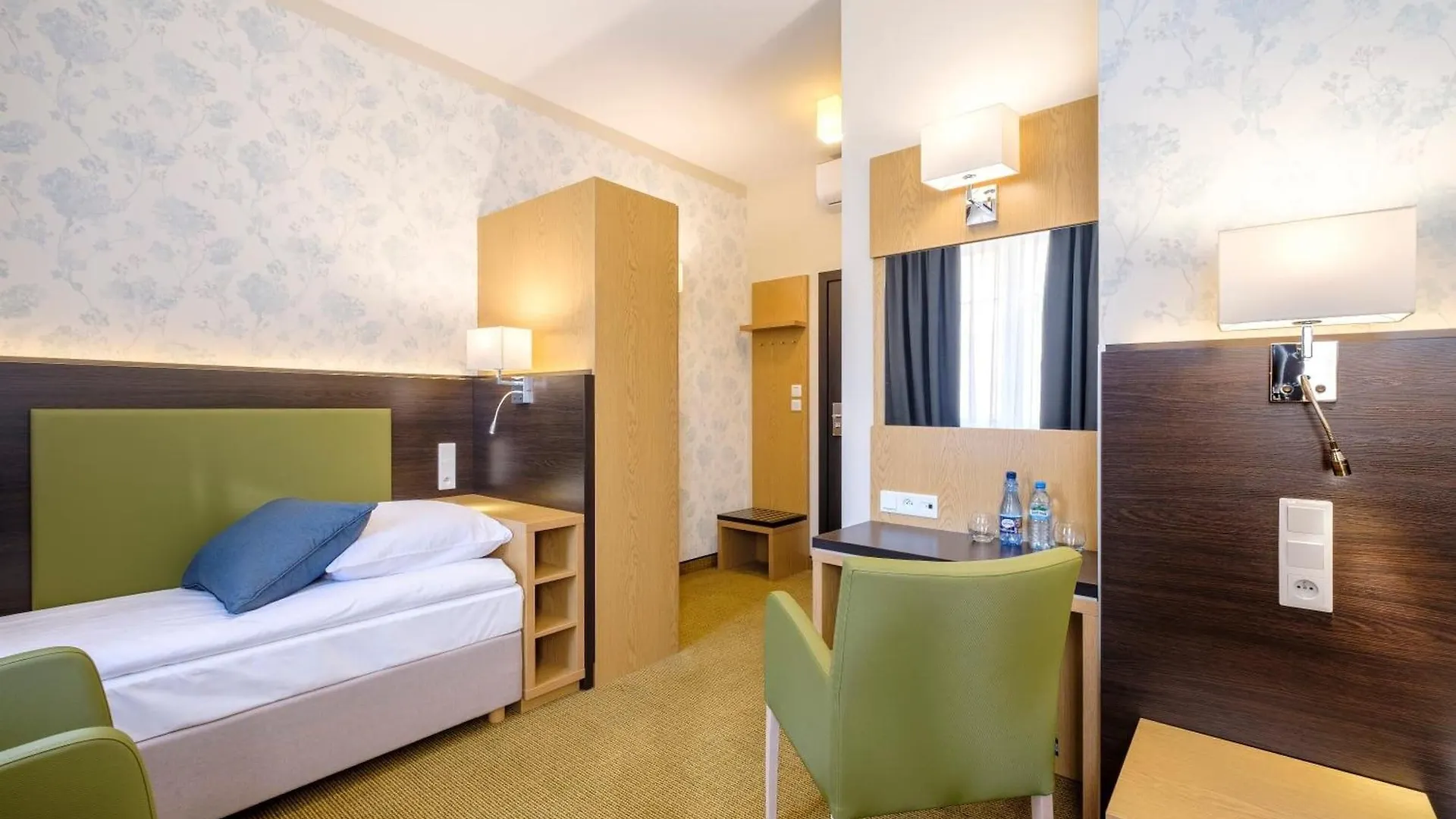ורשה Hotel Reytan